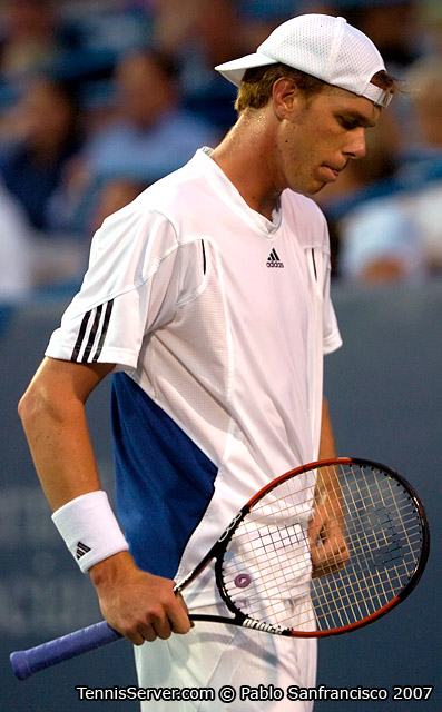 http://www2.tennisserver.com/images/photofeed/2007/wsfg-masters/070817/Blake-Querrey/Cincy-20070817-2091.jpg