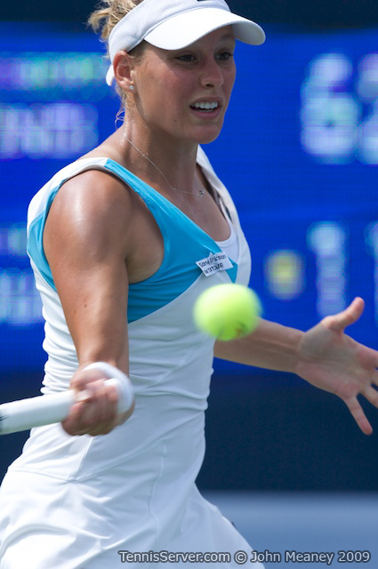 Tennis - Stephanie Dubois